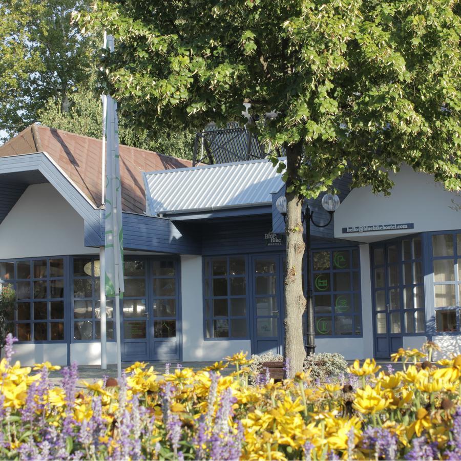 Blue Bike Hostel Balatonszárszó Eksteriør billede