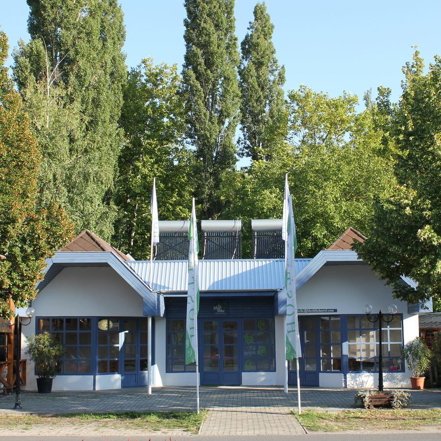 Blue Bike Hostel Balatonszárszó Eksteriør billede