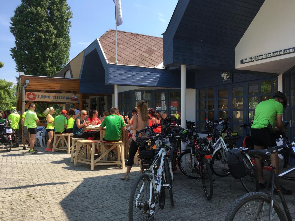Blue Bike Hostel Balatonszárszó Eksteriør billede